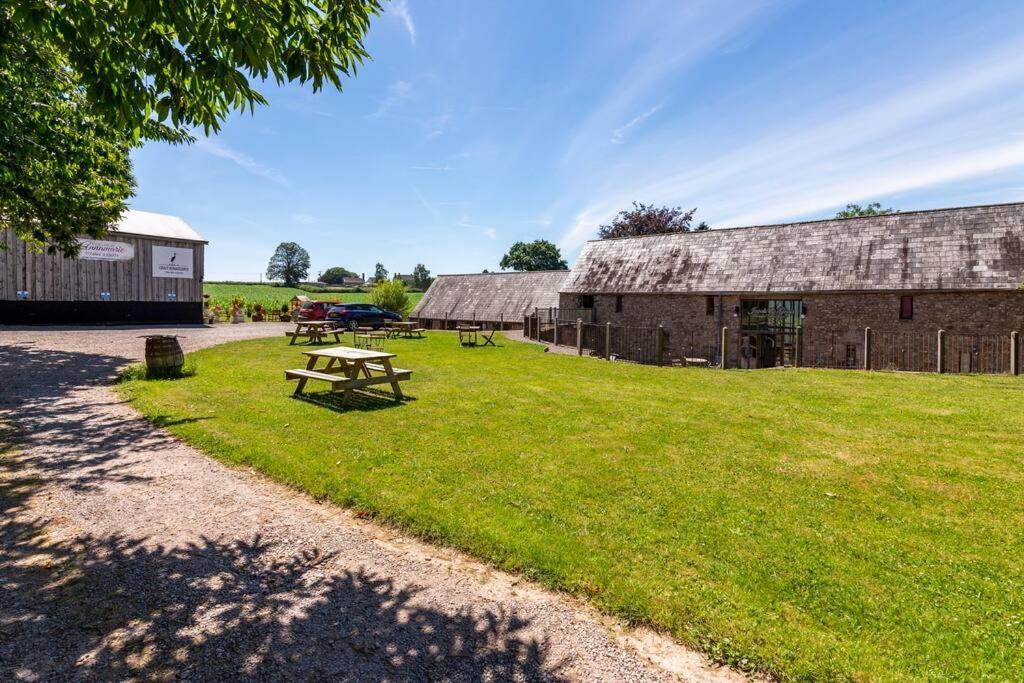 Beech Cottage, Spacious Rural Retreat Usk Exterior photo